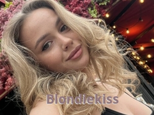 Blondiekiss