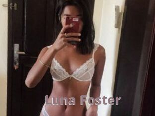 Luna_Foster