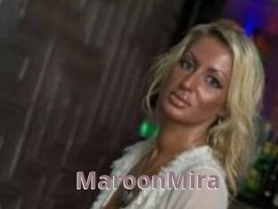 MaroonMira Chienne Soumise