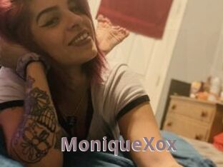 MoniqueXox