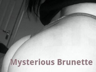 Mysterious_Brunette
